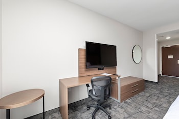 holiday inn express kansas city north parkville an ihg hotel