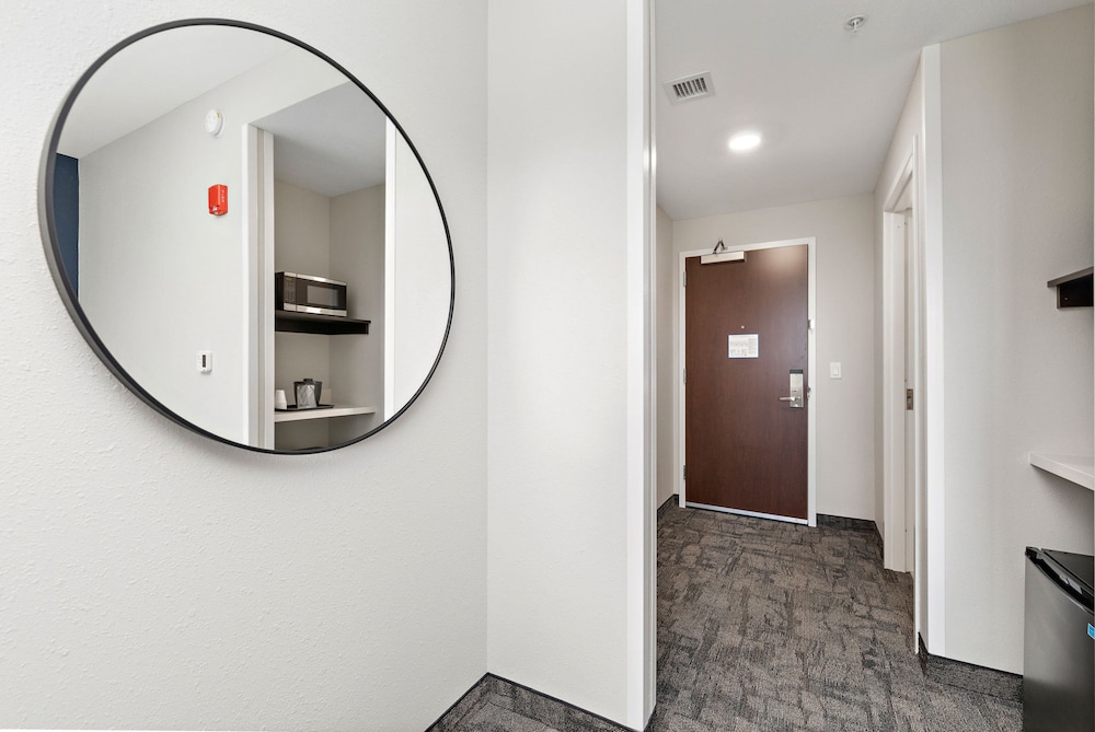 holiday inn express kansas city north parkville an ihg hotel