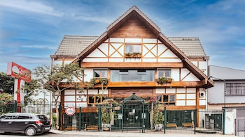 hotel chalet monet granja vianna