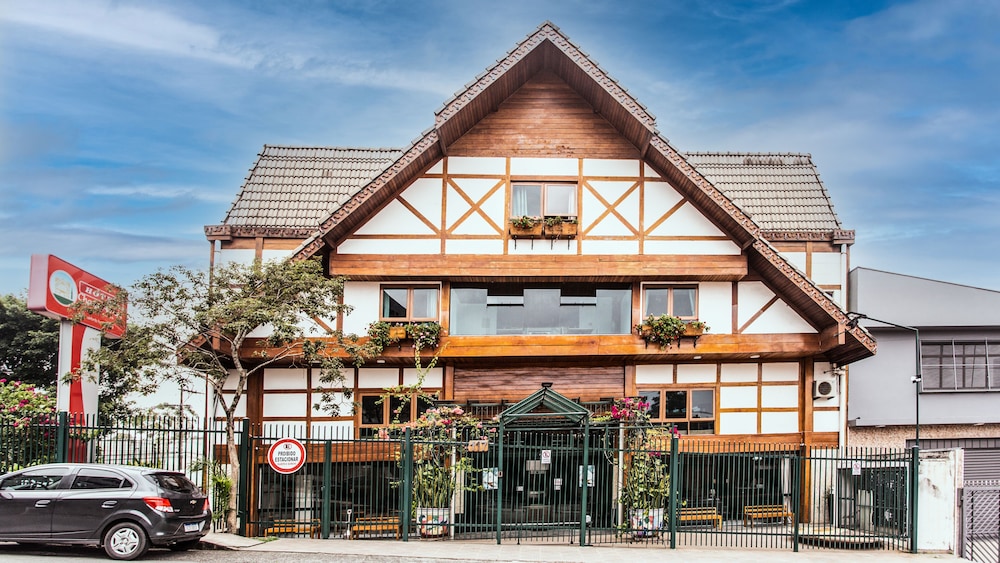 hotel chalet monet granja vianna