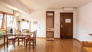 hotel chalet monet granja vianna