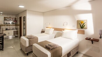 hotel chalet monet granja vianna