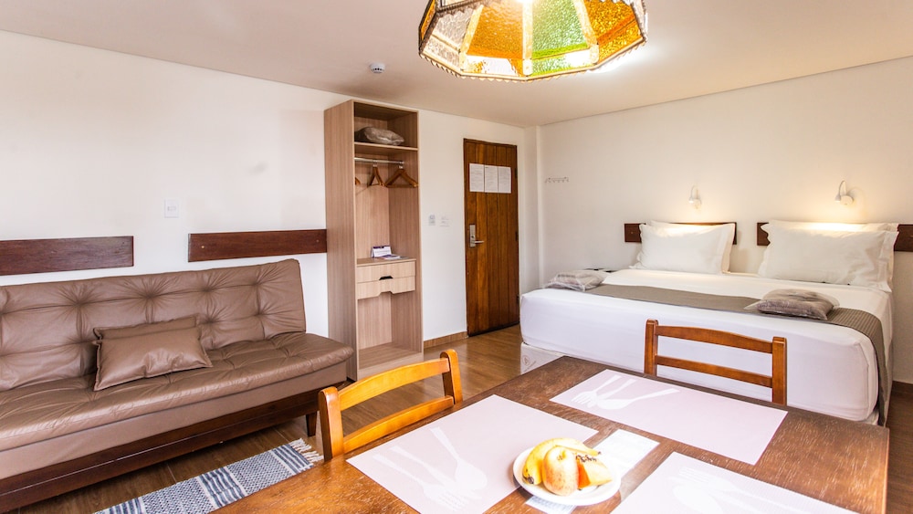 hotel chalet monet granja vianna