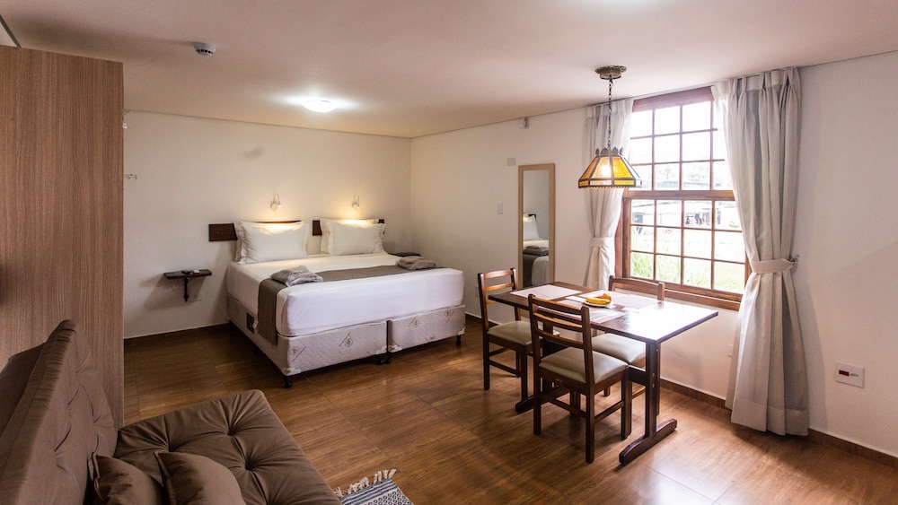 hotel chalet monet granja vianna