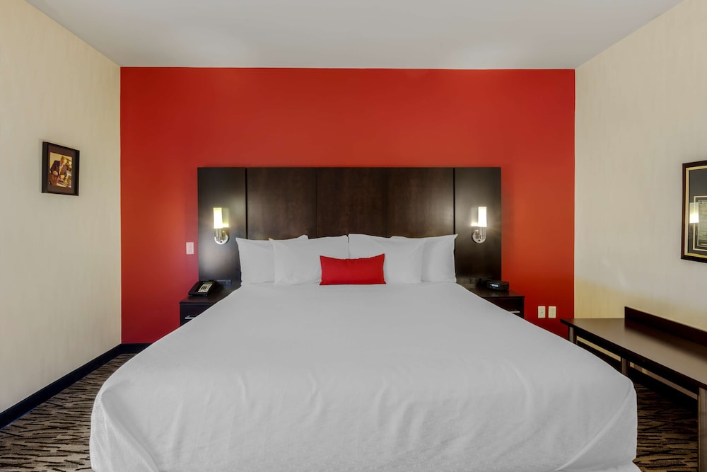 c hotel by carmens bw premier collection