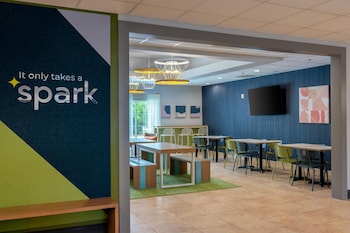 Spark By Hilton Hammond,Bogalusa>>Baton Rouge,3 star