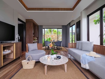 pullman lombok mandalika beach resort