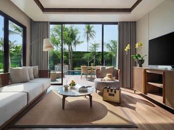 pullman lombok mandalika beach resort