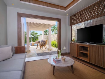 pullman lombok mandalika beach resort