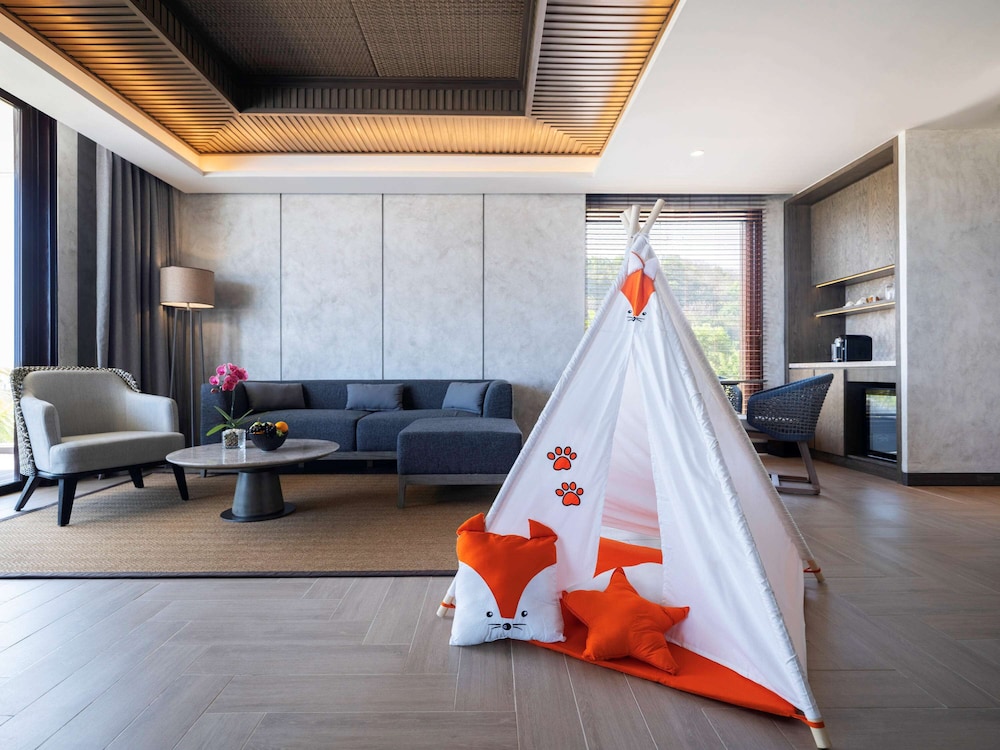 pullman lombok mandalika beach resort