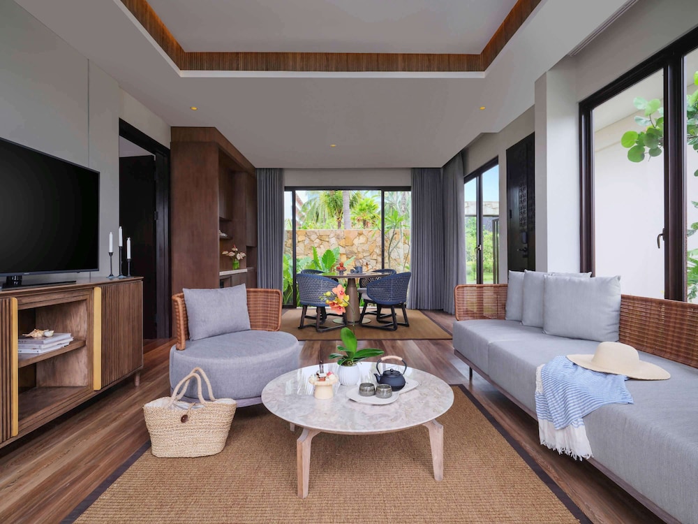 pullman lombok mandalika beach resort