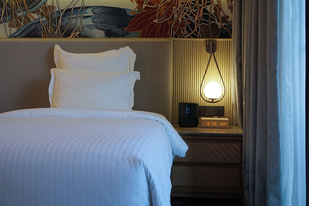 pullman lombok mandalika beach resort