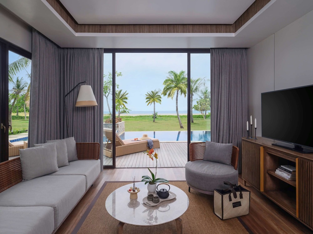 pullman lombok mandalika beach resort