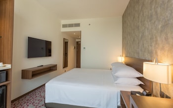 comfort hotel jeddah king road