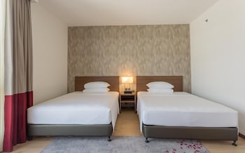 comfort hotel jeddah king road