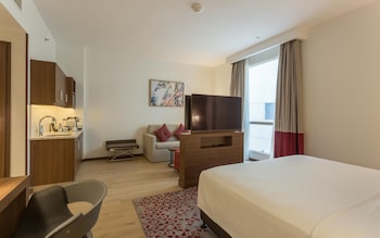 comfort hotel jeddah king road