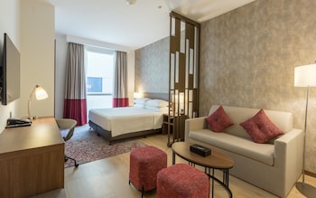 comfort hotel jeddah king road