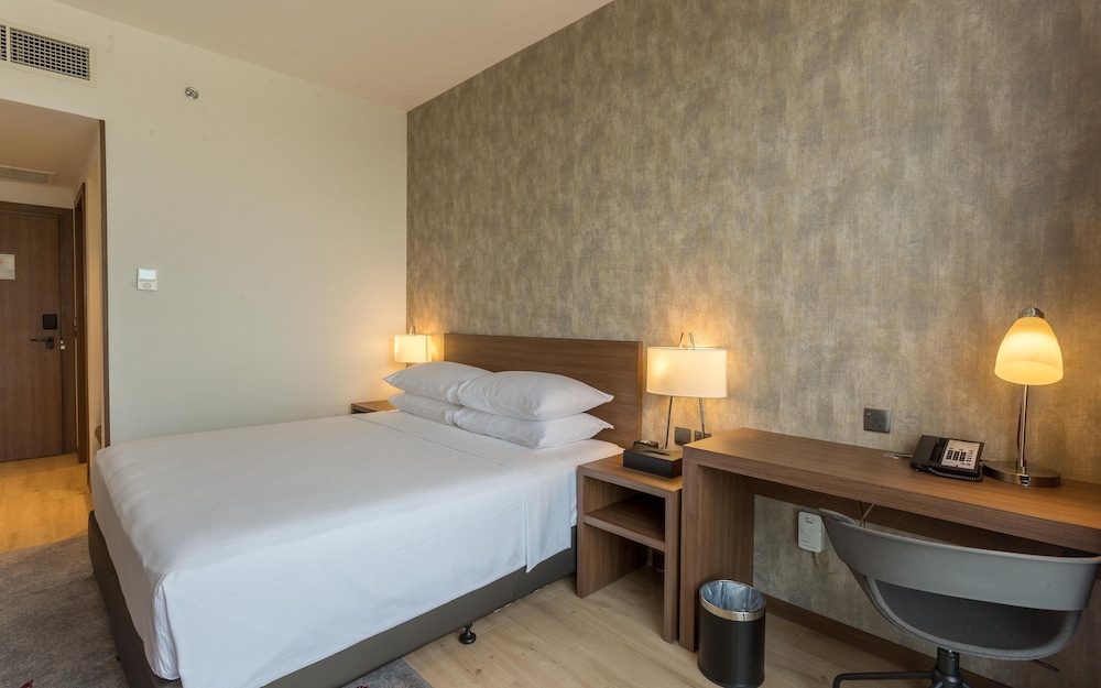 comfort hotel jeddah king road