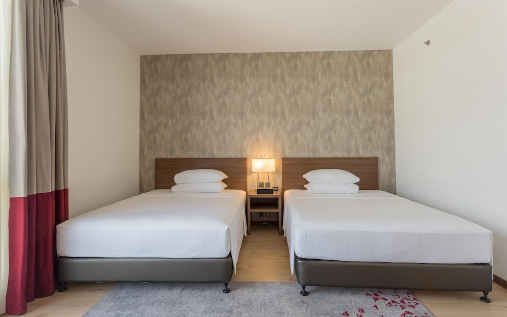 comfort hotel jeddah king road