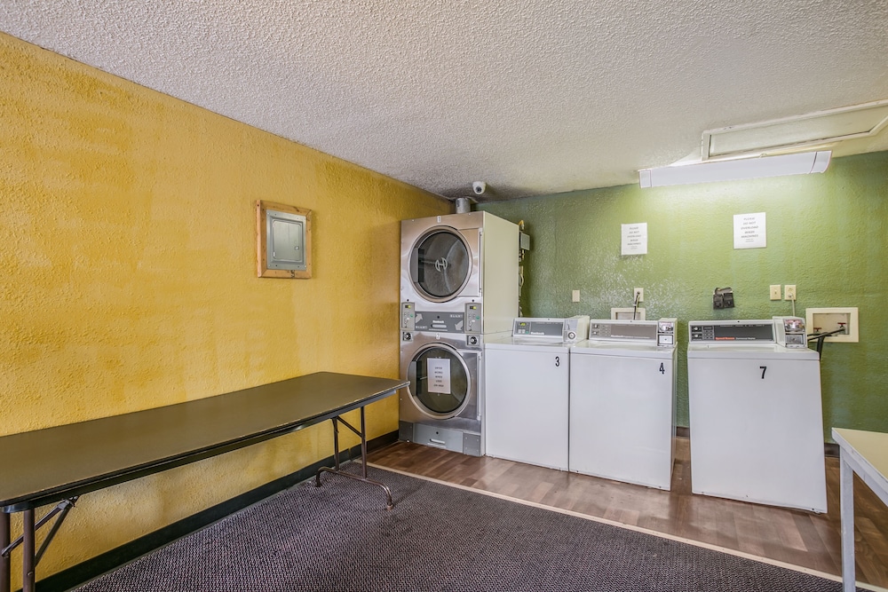 Holiday Inn Harare By Ihg,Fife Avenue Shopping Centre>>Harare,3 star