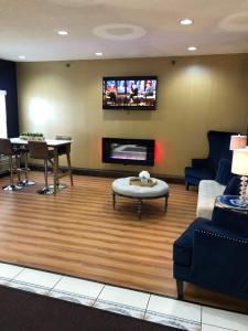 days inn and suites by wyndham harvey chicago southland