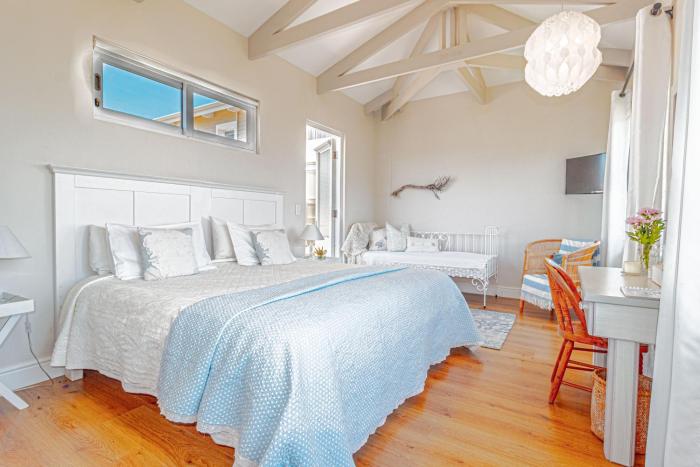 138 marine beachfront guesthouse