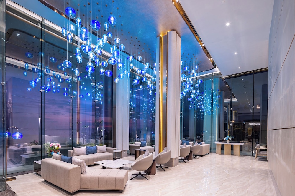 s sriracha hotel and residence