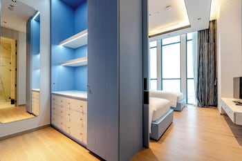 s sriracha hotel and residence