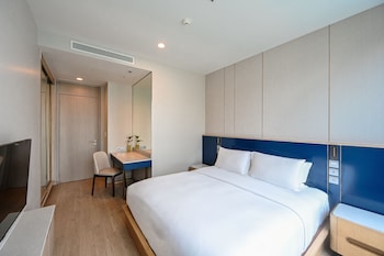 s sriracha hotel and residence