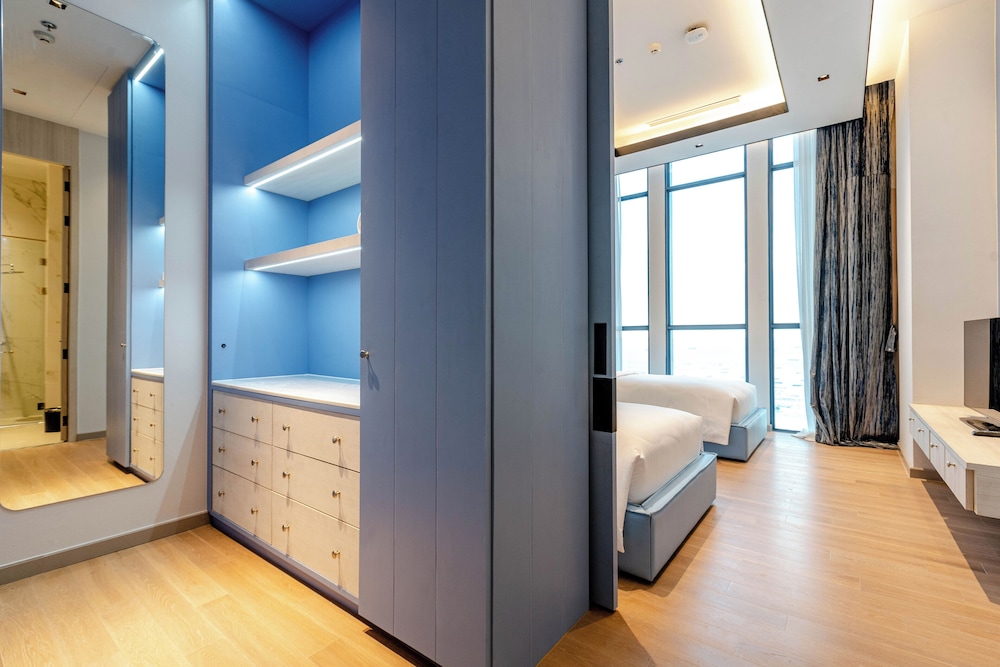 s sriracha hotel and residence