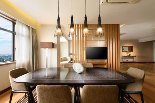 hilton colombo residence