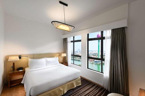 hilton colombo residence