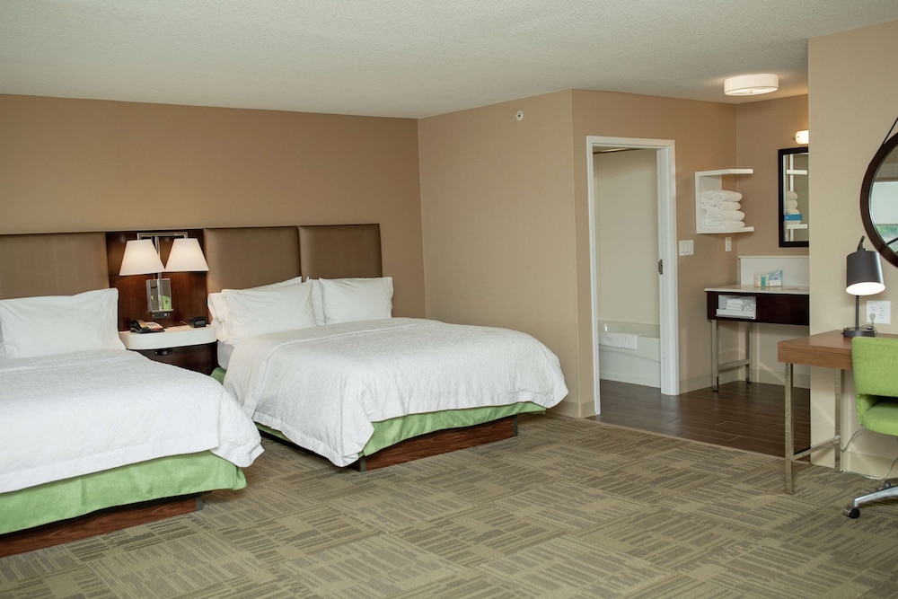 hampton inn commerce novi