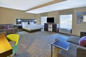 hampton inn commerce novi