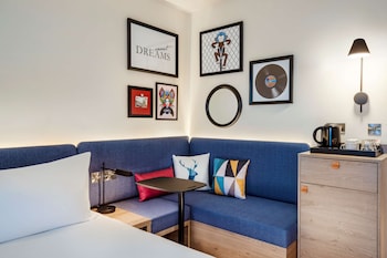 hampton by hilton bath city
