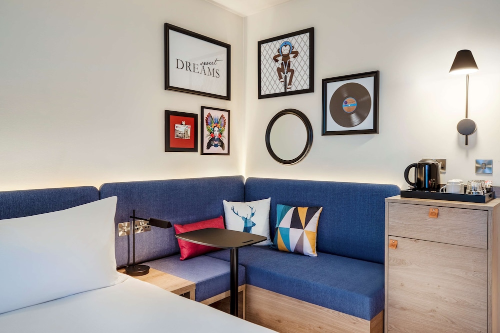 hampton by hilton bath city