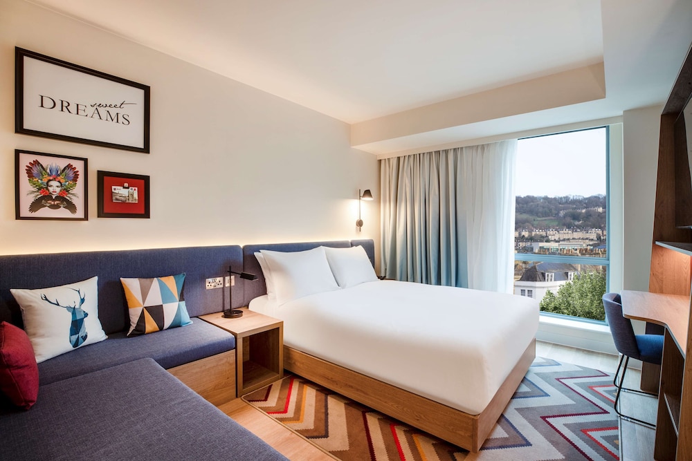 hampton by hilton bath city