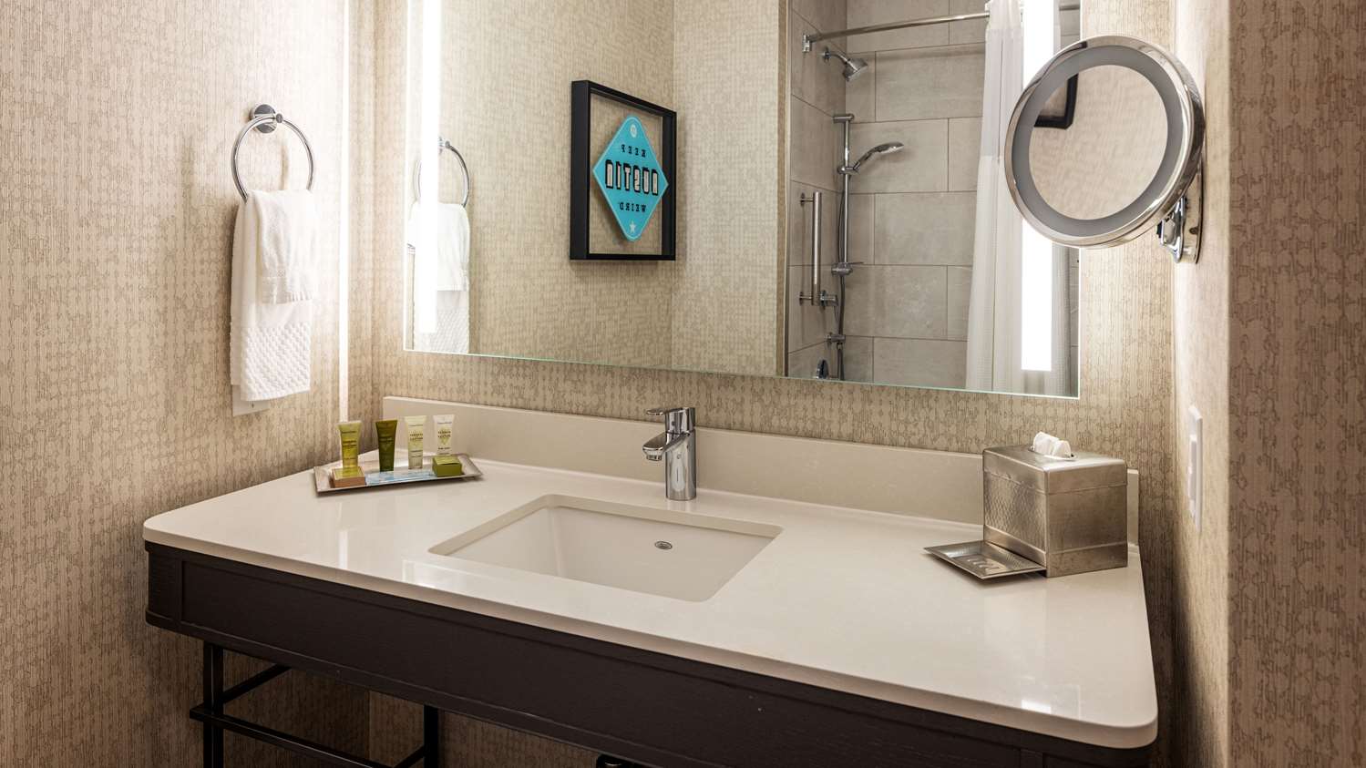 hilton austin airport