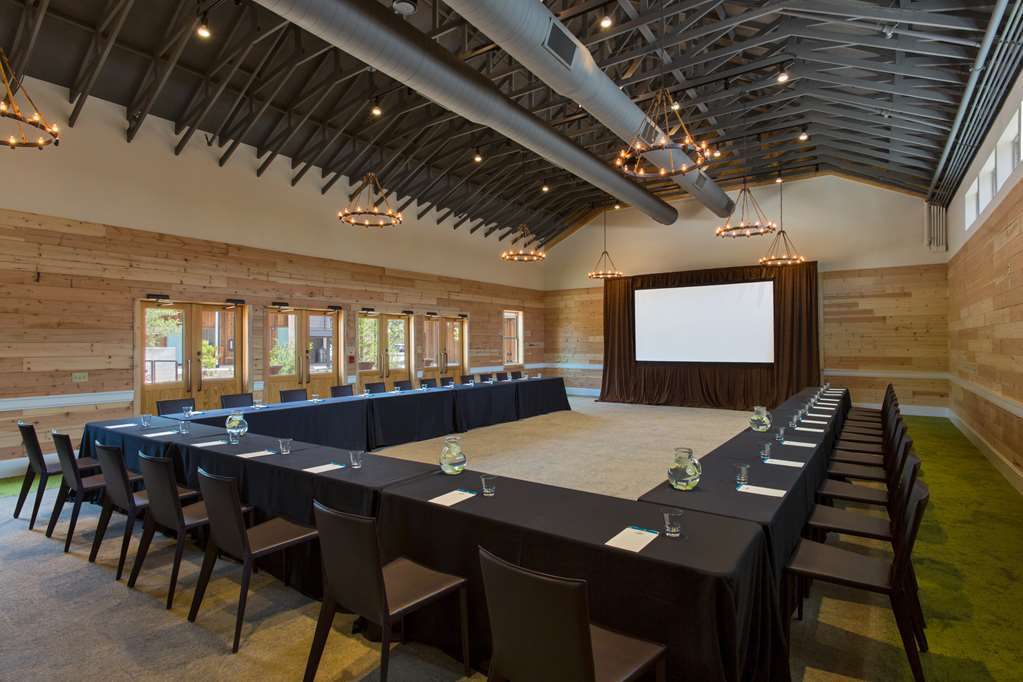 lone star court by valencia hotel collection