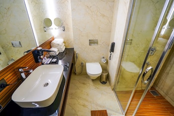 essentia luxury hotel indore