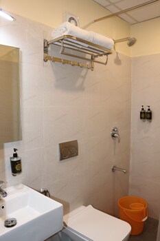 gadiraju palace convention centre and hotel