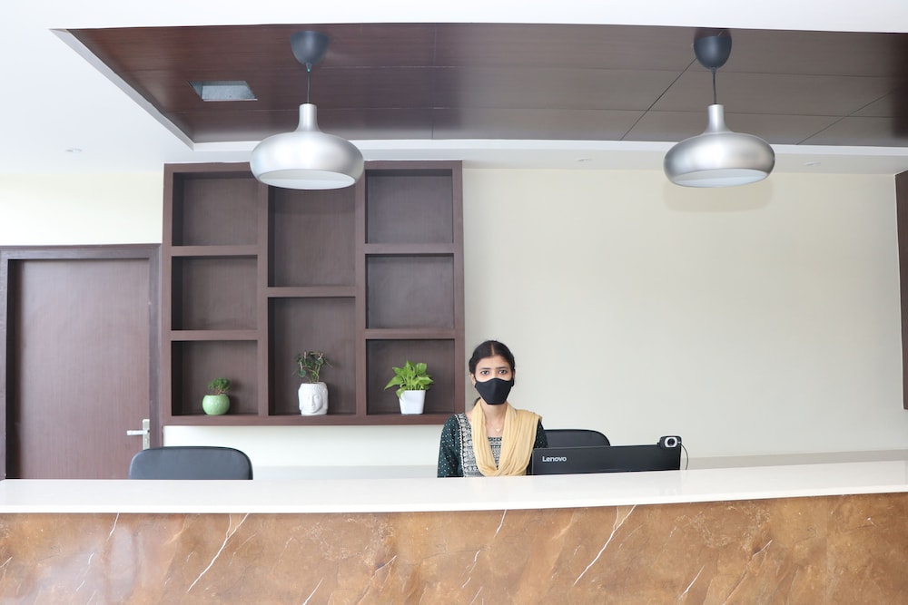 gadiraju palace convention centre and hotel