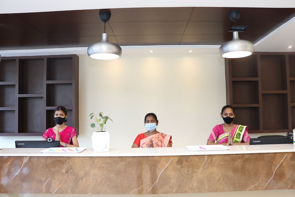 gadiraju palace convention centre and hotel