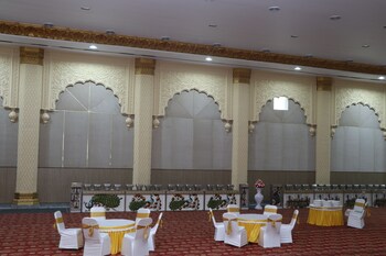 gadiraju palace convention centre and hotel