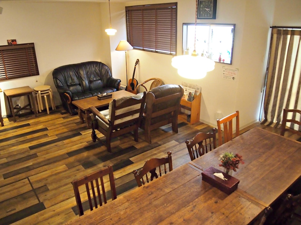 j hoppers hiroshima guesthouse hostel