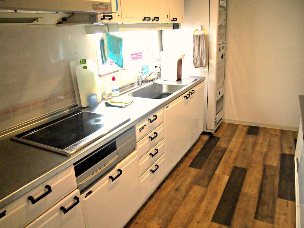 j hoppers hiroshima guesthouse hostel