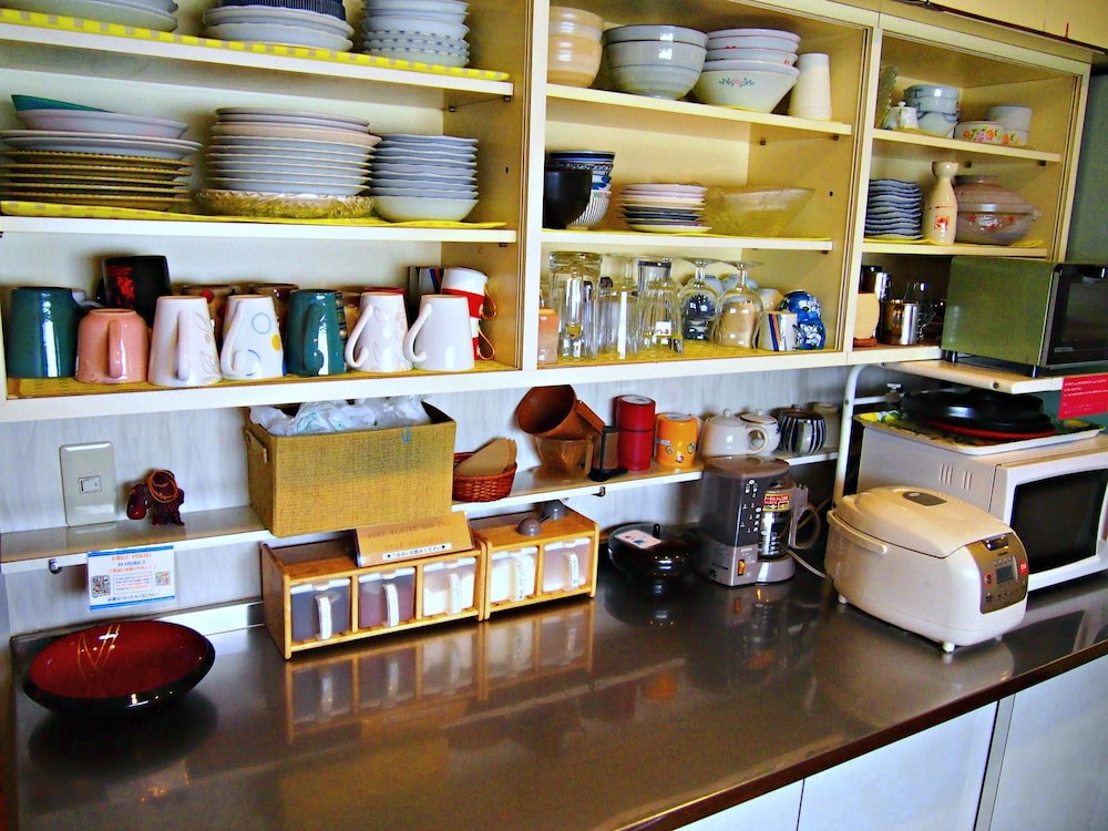 j hoppers hiroshima guesthouse hostel