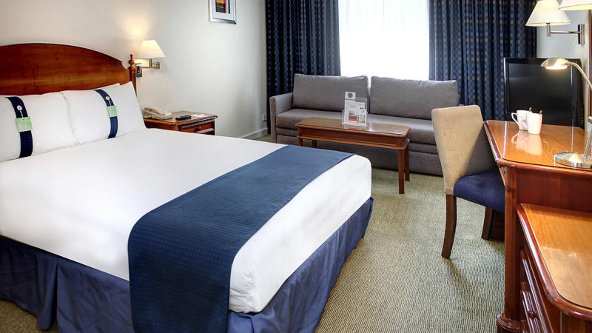 holiday inn aylesbury by ihg
