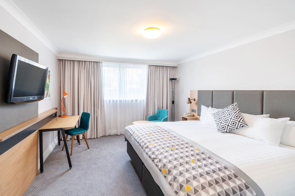 holiday inn aylesbury by ihg
