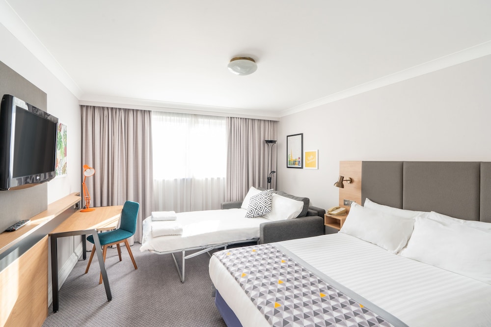 holiday inn aylesbury by ihg